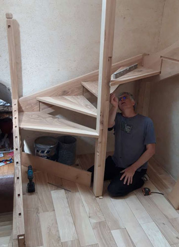 insert steps into central newel post