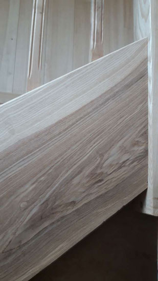 grain detail of another stringer